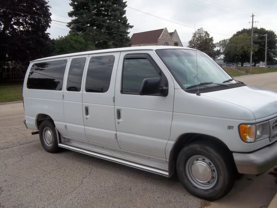 1998 Ford Econoline Van - Image 2 of 13