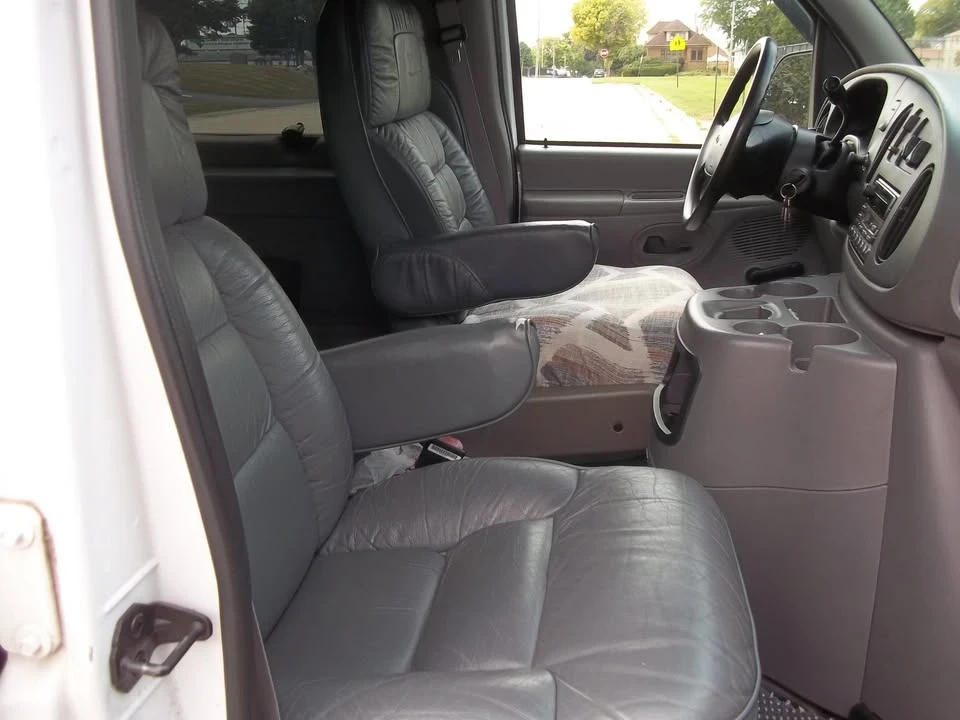 1998 Ford Econoline Van - Image 11 of 13