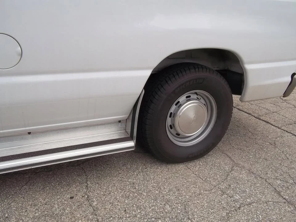 1998 Ford Econoline Van - Image 7 of 13