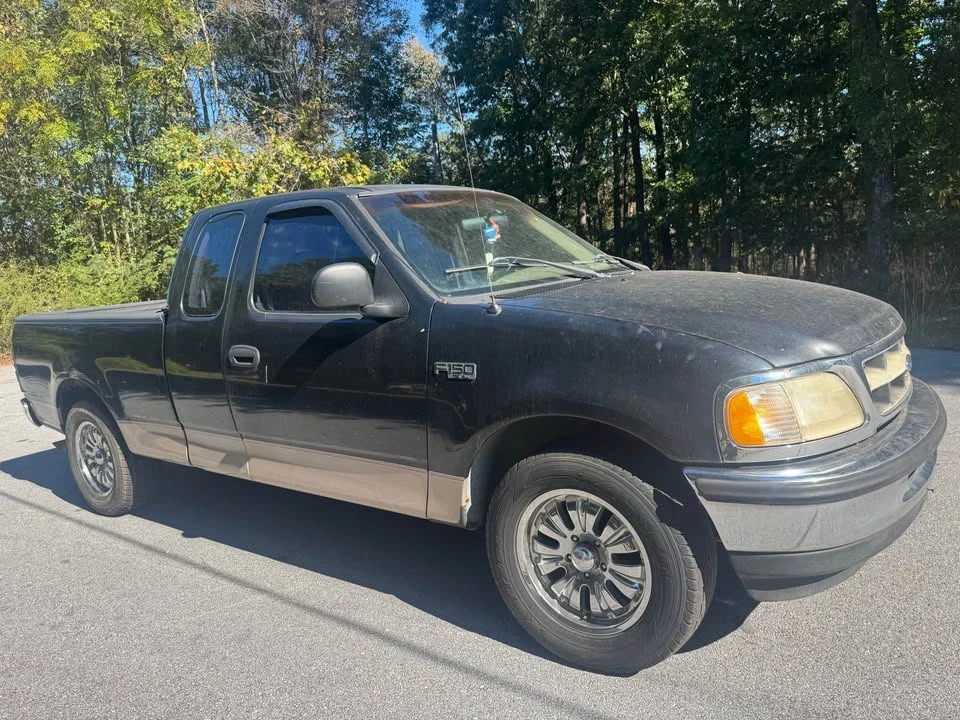 1998 Ford F-150 10th Gen - Image 2 of 12