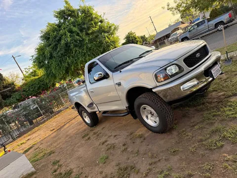 1998 Ford F150 Regular Cab V8 Triton