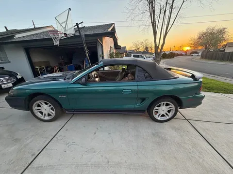 1998 Ford Mustang GT Coupe