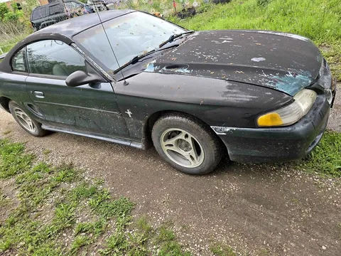 1998 Ford Mustang Coupe
