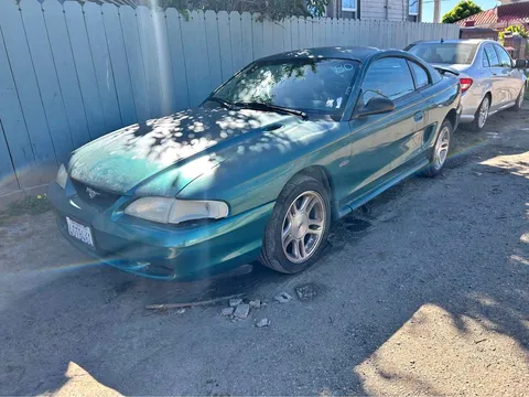 1998 Ford Mustang GT Coupe