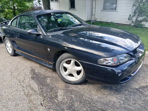 1998 Ford Mustang V6 Coupe