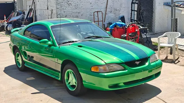 1998 Ford Mustang V6 Coupe