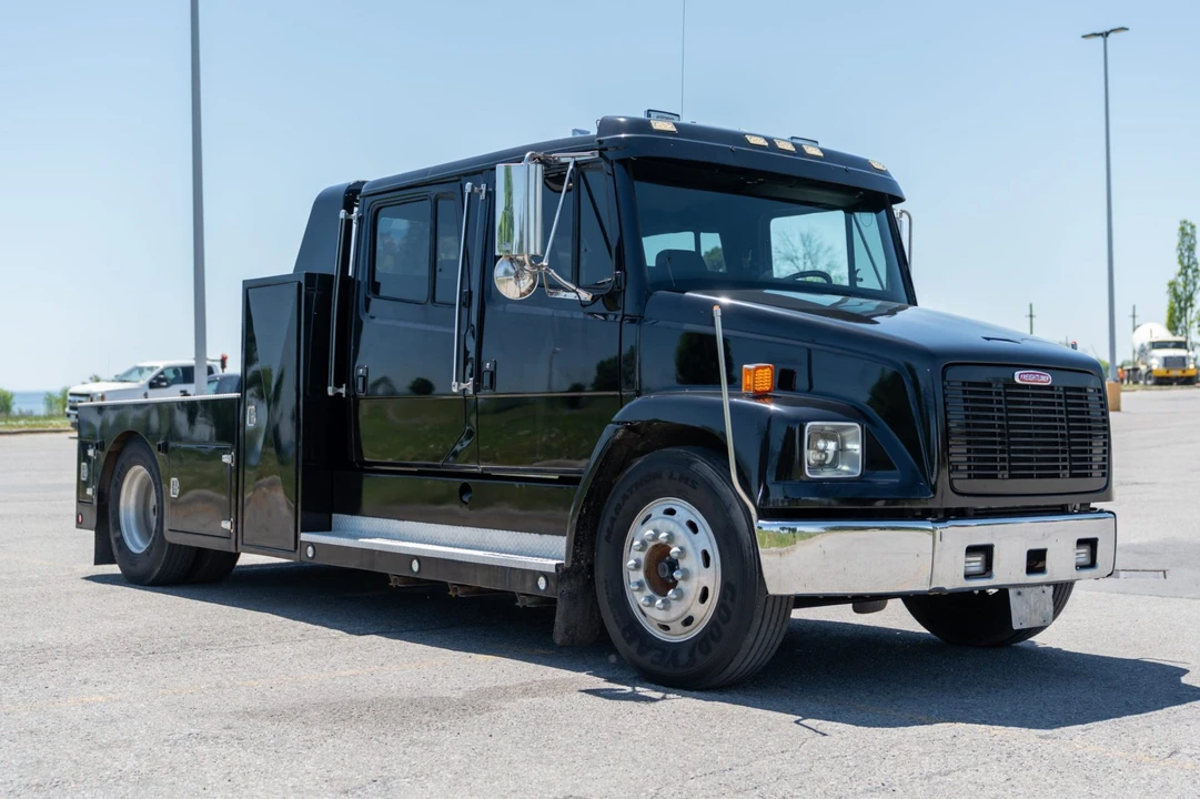 1998 Freightliner - Image 1 of 31