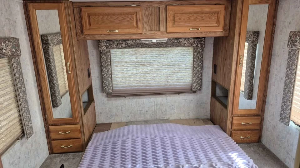 1998 Freightliner - Image 13 of 15