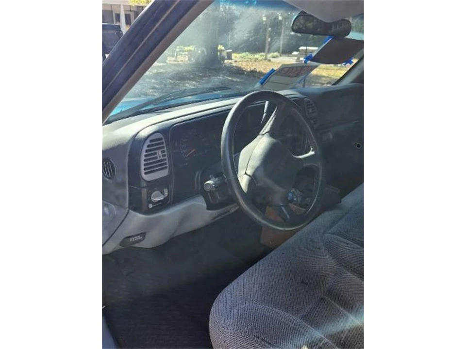 1998 GMC C/K - Image 7 of 13