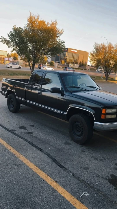 1998 GMC Sierra 1st Gen - Image 2 of 8