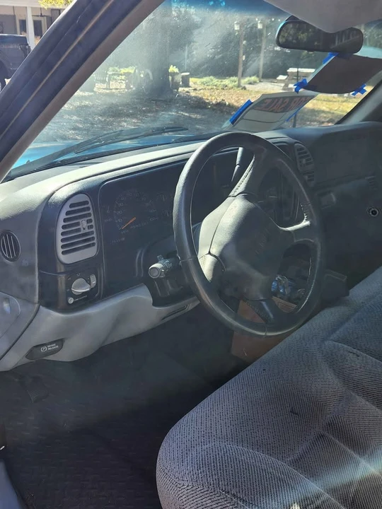 1998 GMC C/K - Image 9 of 13