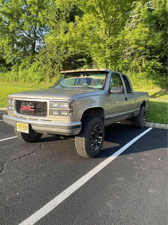 1998 GMC C/K - Image 2 of 5