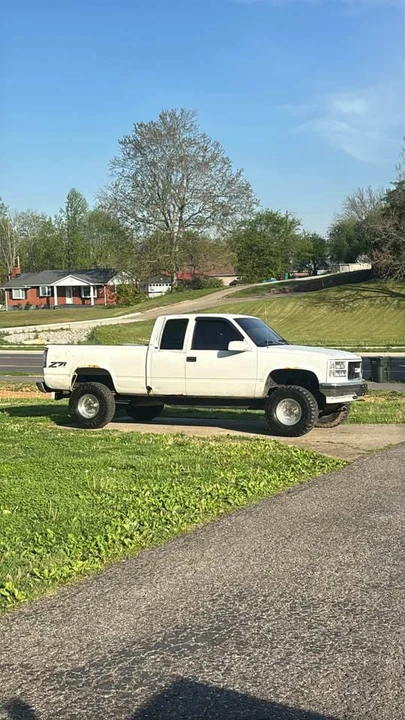 1998 GMC C/K - Image 3 of 13