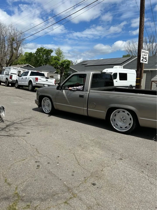 1998 GMC Sierra 1st Gen - Image 2 of 16