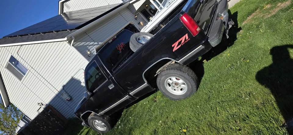 1998 GMC Sierra 1st Gen - Image 2 of 10