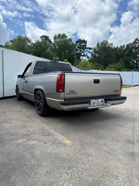 1998 GMC Sierra 1st Gen - Image 2 of 8