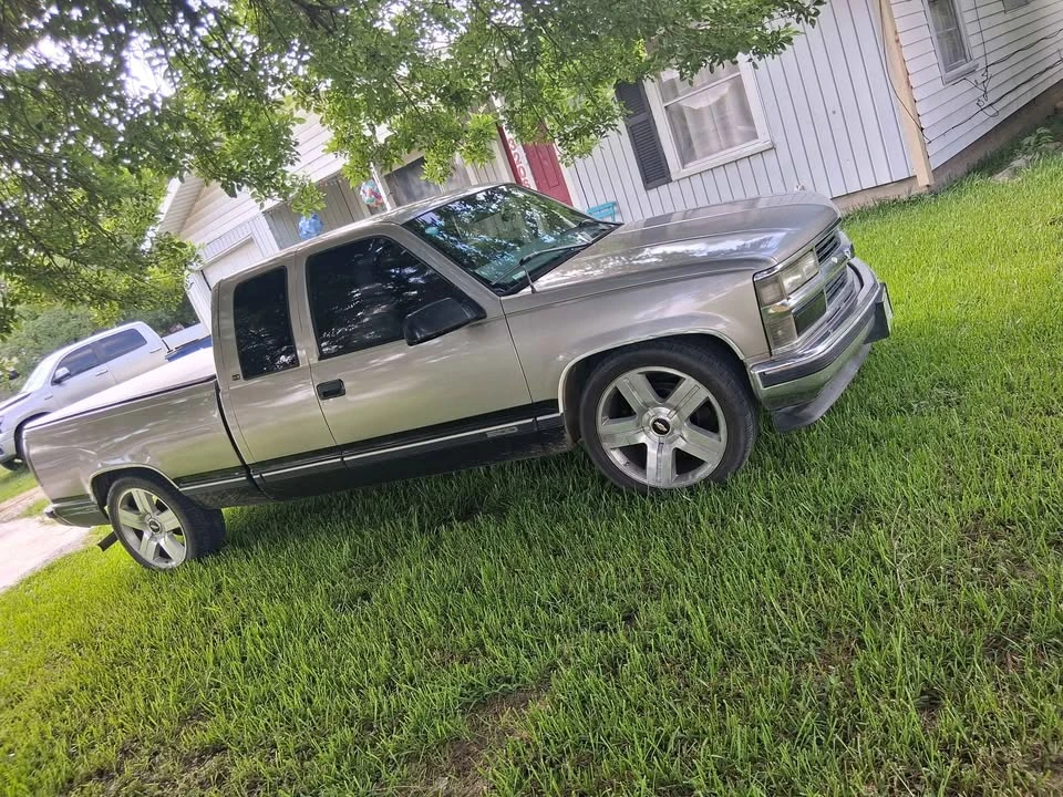 1998 GMC Sierra 1st Gen - Image 3 of 7