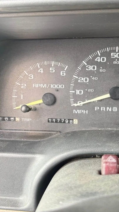 1998 GMC C/K - Image 9 of 16