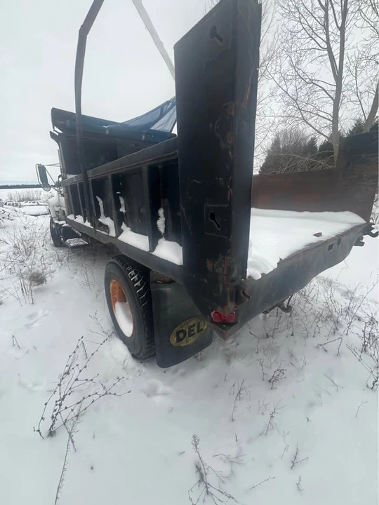 1998 GMC TopKick - Image 10 of 14