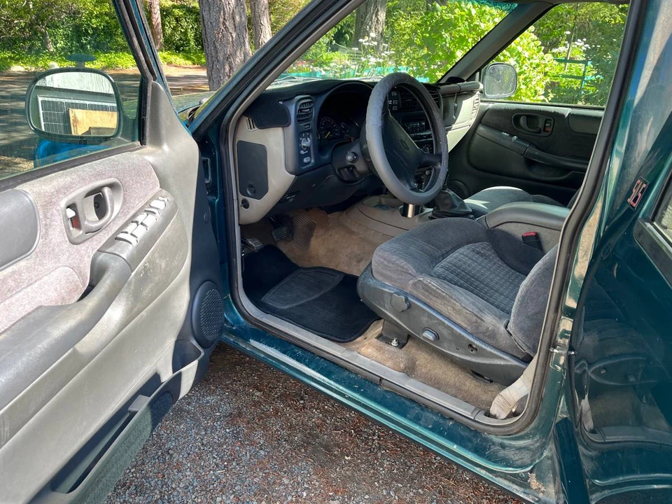 1998 GMC S-15 Jimmy 2nd Gen - Image 13 of 21