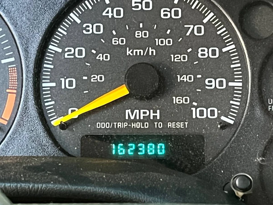 1998 GMC S-15 Jimmy 2nd Gen - Image 11 of 21