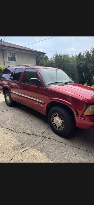 1998 GMC S-15 Jimmy 2nd Gen - Image 2 of 8