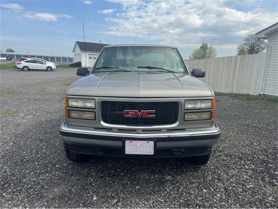 1998 GMC Sierra 1st Gen - Image 3 of 10