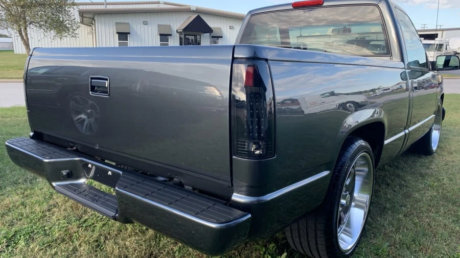 1998 GMC C/K - Image 3 of 7