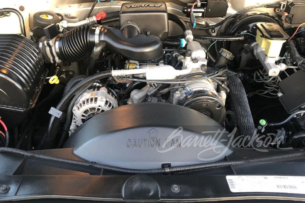 1998 GMC Sierra 1st Gen - Image 2 of 10