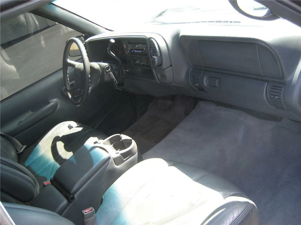 1998 GMC Suburban 8th Gen - Image 4 of 5