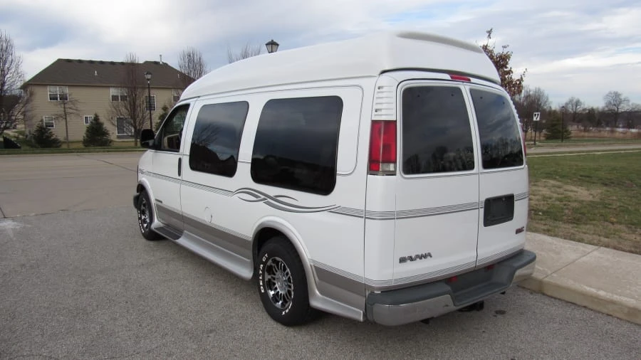 1998 GMC Savana - Image 3 of 9