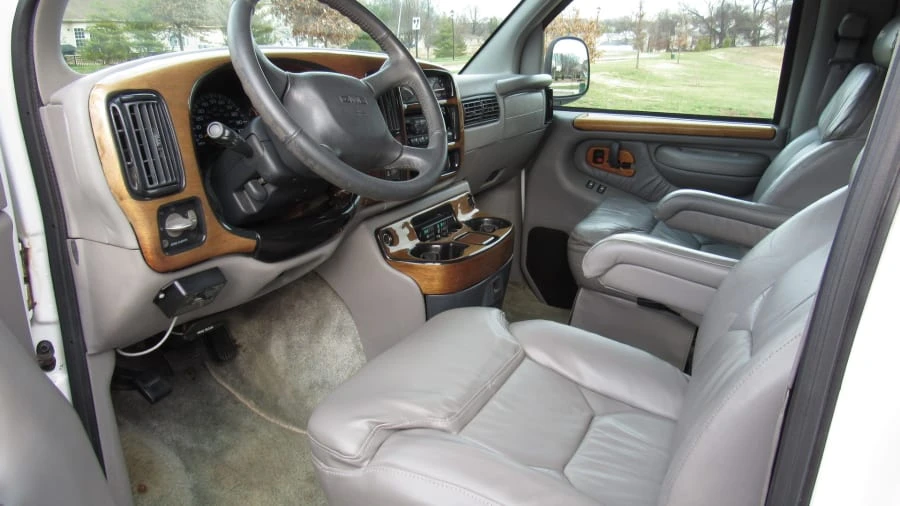 1998 GMC Savana - Image 4 of 9