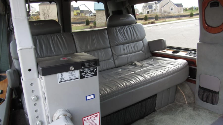 1998 GMC Savana - Image 7 of 9
