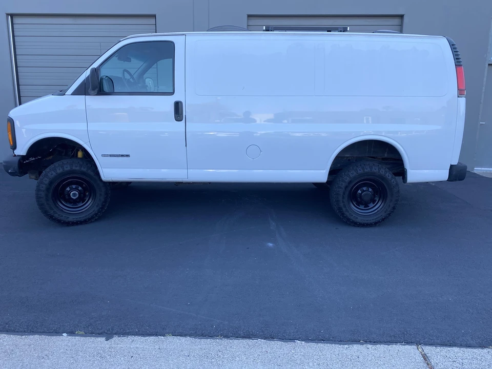 1998 GMC Savana - Image 16 of 29