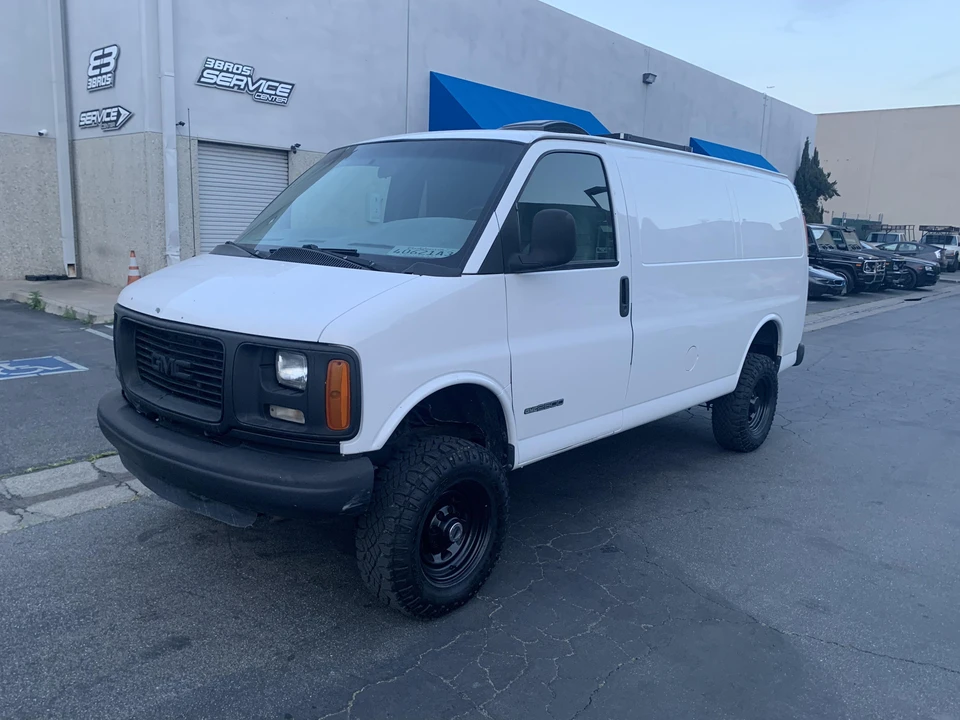 1998 GMC Savana - Image 15 of 29