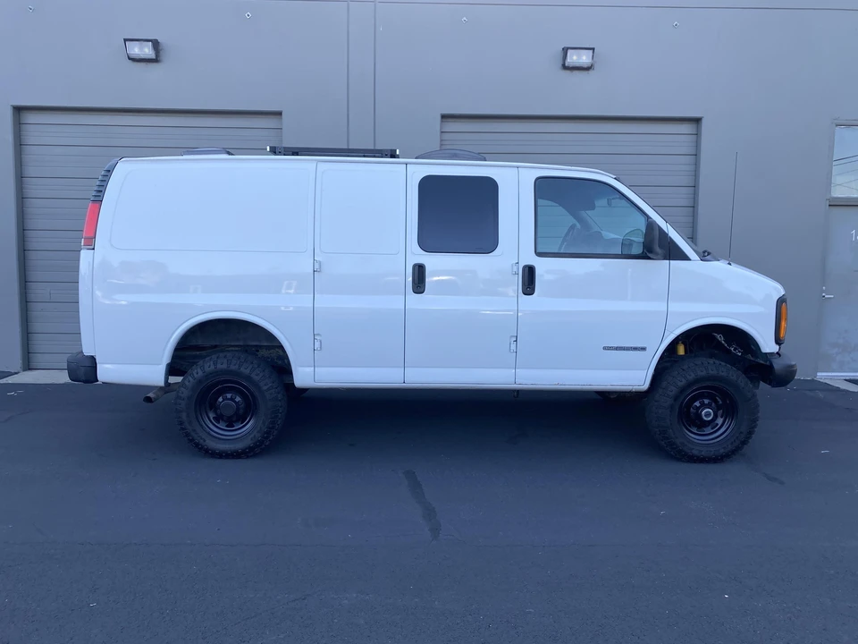 1998 GMC Savana - Image 21 of 29