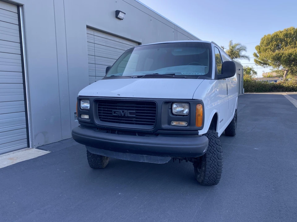 1998 GMC Savana - Image 14 of 29