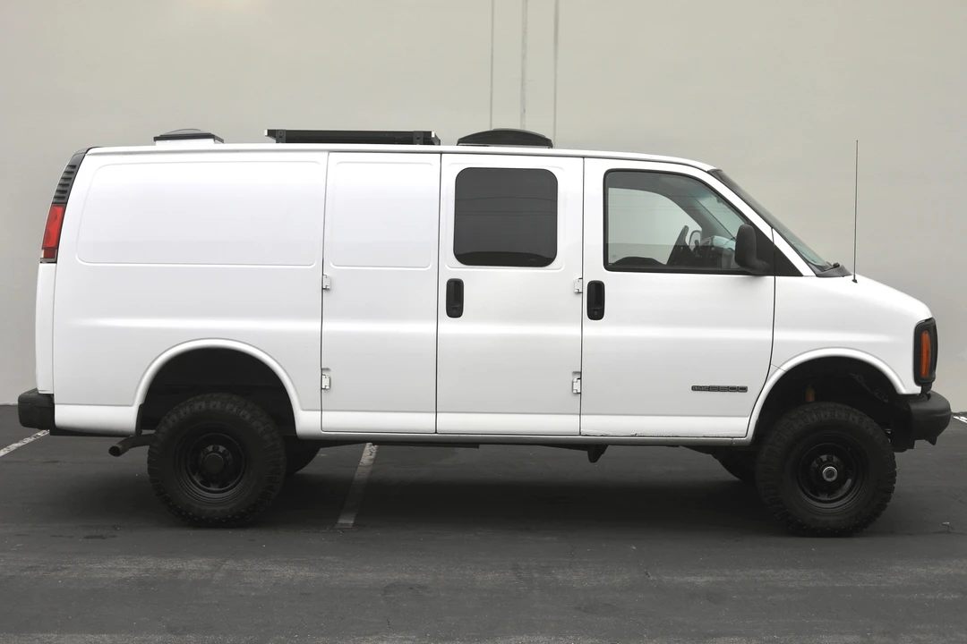 1998 GMC Savana - Image 3 of 29