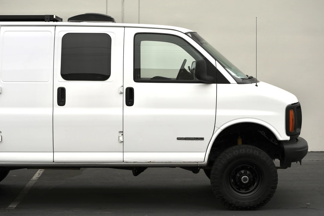 1998 GMC Savana - Image 27 of 29