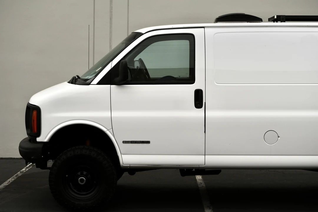 1998 GMC Savana - Image 24 of 29