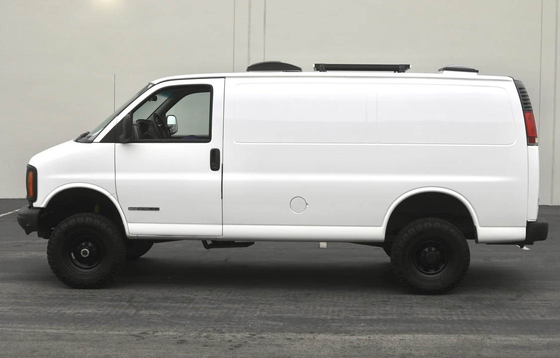 1998 GMC Savana - Image 7 of 29