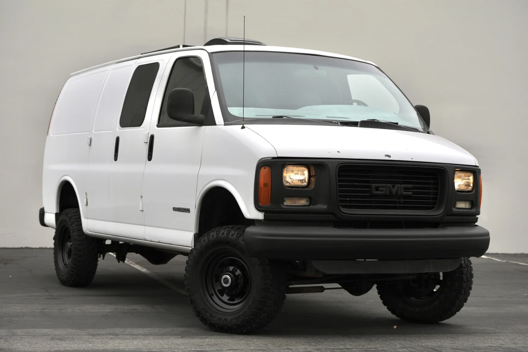 1998 GMC Savana - Image 10 of 29