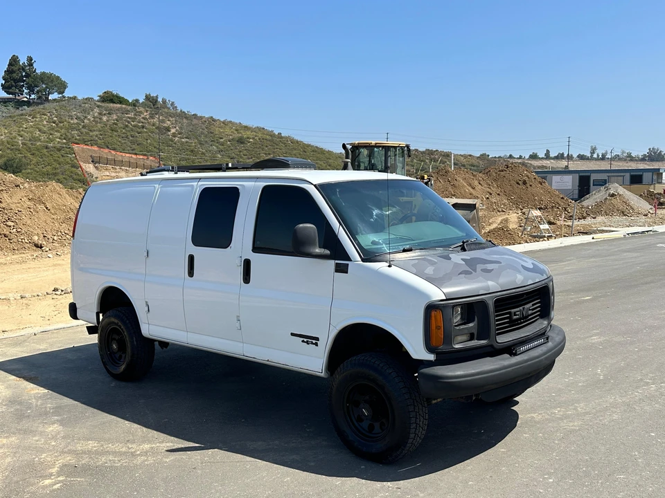 1998 GMC Savana - Image 21 of 31