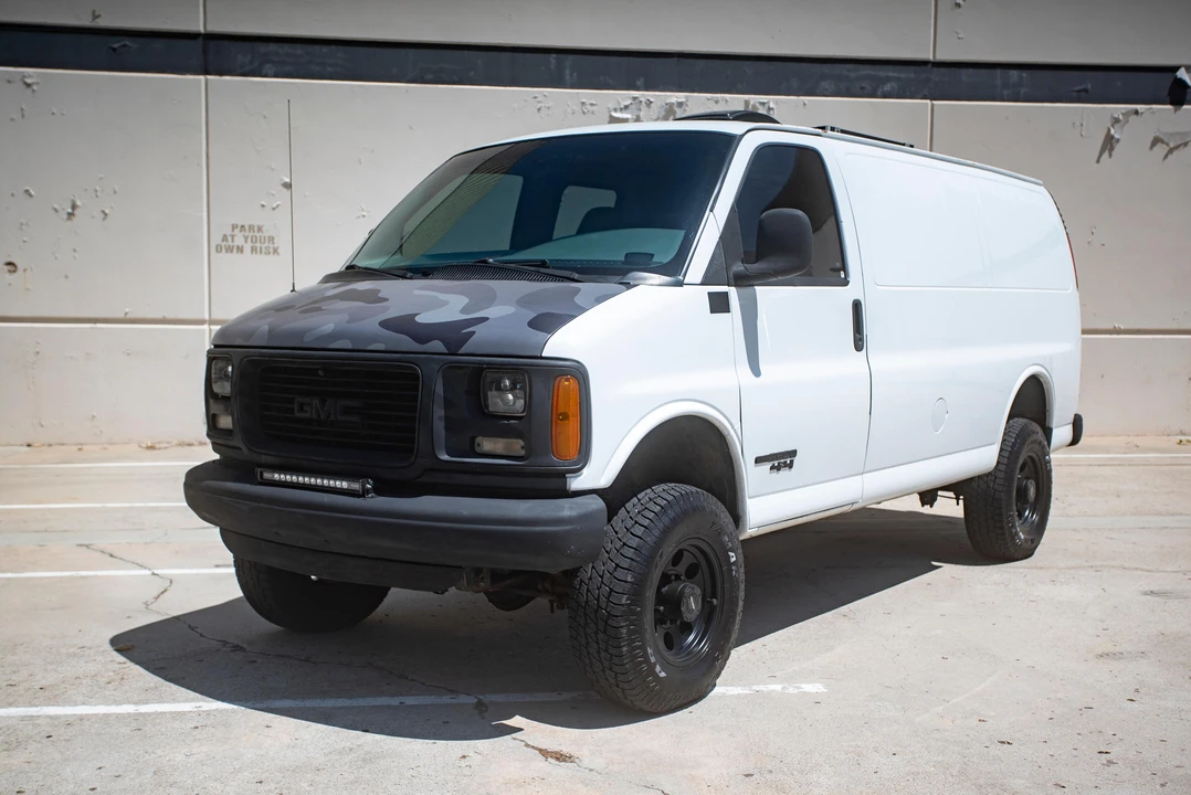 1998 GMC Savana - Image 8 of 31