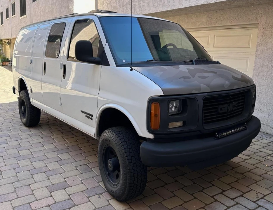 1998 GMC Savana - Image 23 of 31