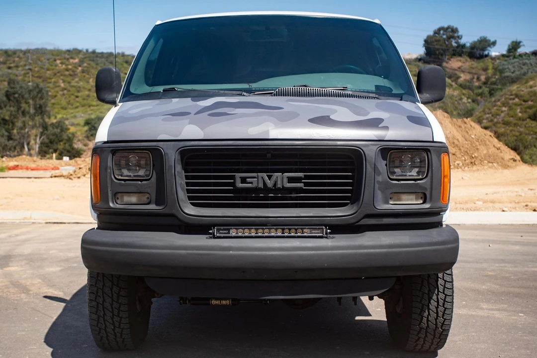 1998 GMC Savana - Image 2 of 31