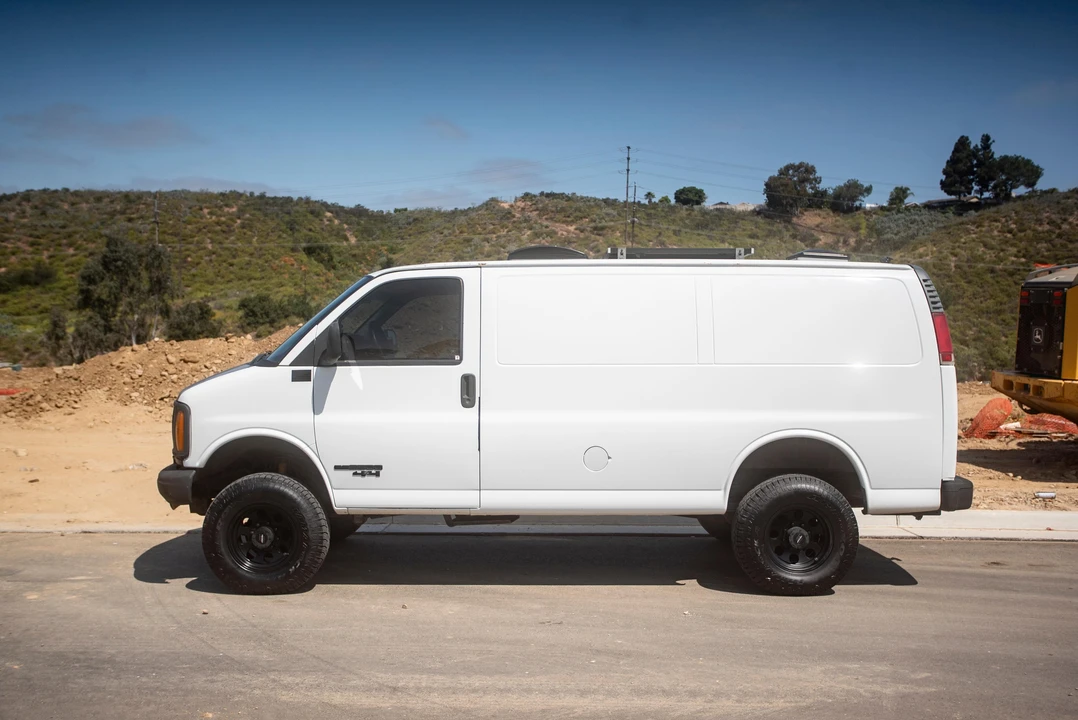 1998 GMC Savana - Image 13 of 31