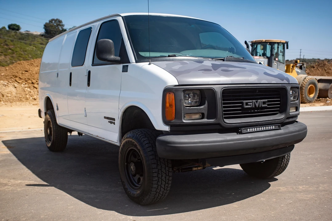 1998 GMC Savana - Image 24 of 31