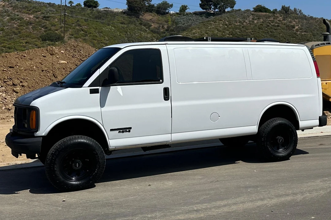 1998 GMC Savana - Image 12 of 31