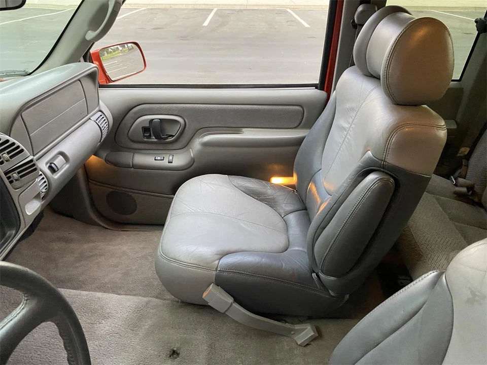 1998 GMC Sierra 1st Gen - Image 13 of 30